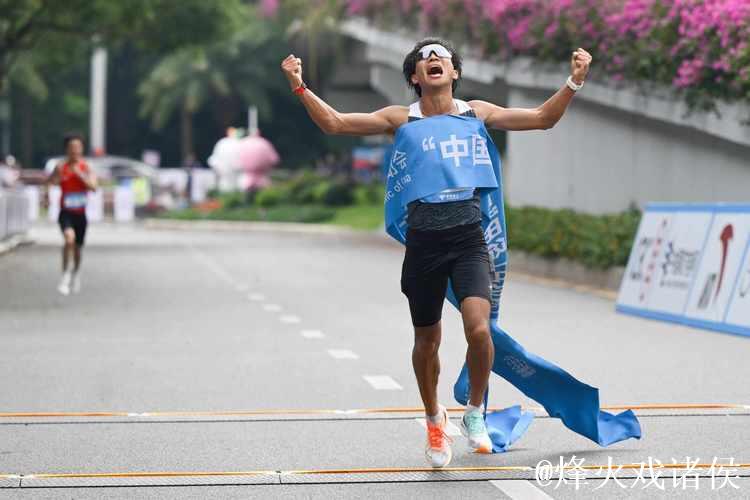 何杰夺得全运会首届跨境马拉松冠军 何杰夺得全运会首届跨境马拉松冠军
